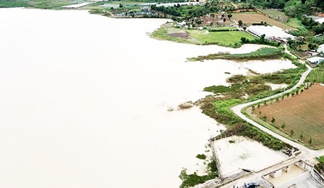 Hàng chục hồ, đập thủy lợi ở Lâm Đồng bị xâm hại giữa cao điểm mùa khô ảnh 2