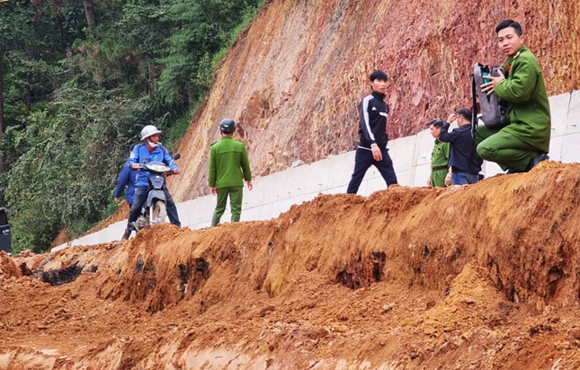 Vụ sạt lở đất khi thi công đèo Prenn: Nạn nhân thứ 2 tử vong ảnh 2