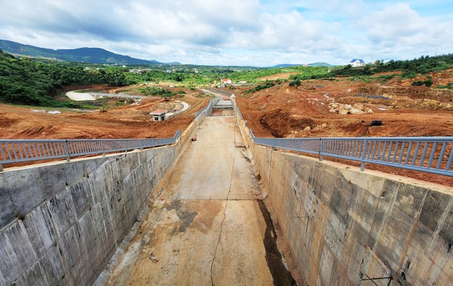 Lâm Đồng xử lý nghiêm vụ xây dựng trái phép tại hồ chứa nước 500 tỷ đồng ảnh 2