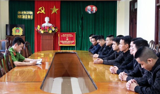 Triệt phá nhóm 'tín dụng đen' thu lợi tiền tỷ ở Lâm Đồng ảnh 2