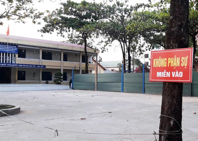 Phát hiện đạn cối khi đào móng thi công dãy phòng học ảnh 2