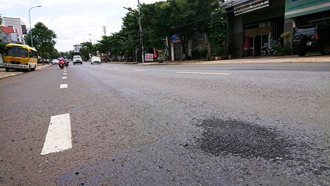PV Tiền Phong đã đề nghị chủ đầu tư cung cấp nguyên nhân đường hỏng, nhưng chưa nhận được câu trả lời