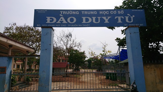 Đắk Lắk: Mái che bể bơi cho học sinh đổ sập sau cơn mưa ảnh 1