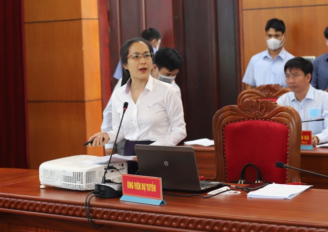 Các ứng viên vào 'phòng thi' tuyển chọn Bí thư huyện ủy ảnh 4