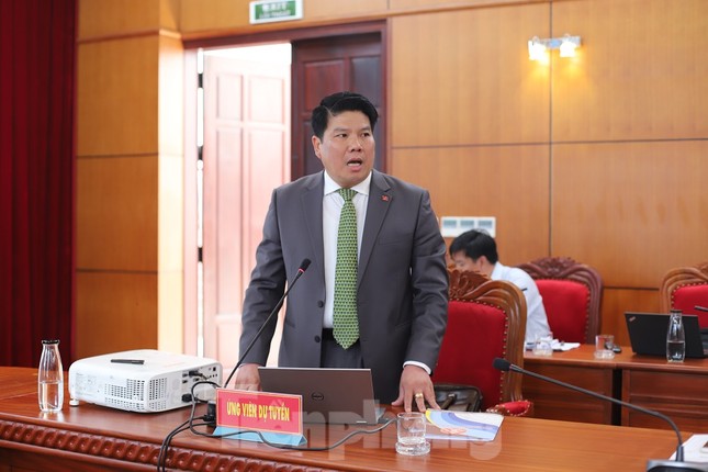 Các ứng viên vào 'phòng thi' tuyển chọn Bí thư huyện ủy ảnh 6