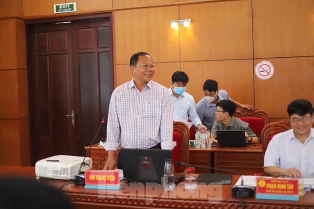 Bên trong phòng tuyển chọn bí thư huyện ủy ảnh 4