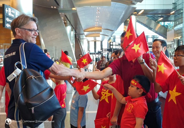 HLV Troussier dẫn U23 Việt Nam đến Qatar, ở khách sạn tuyển Đức từng đóng quân ảnh 1