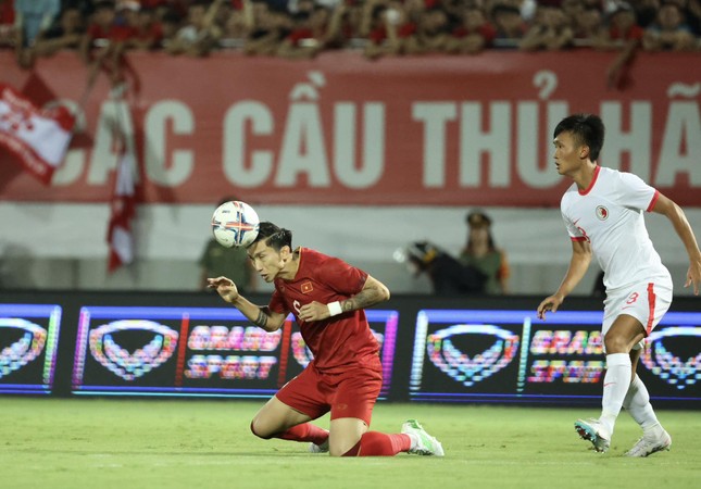 Vượt qua Hồng Kông (Trung Quốc) 1-0, ĐTVN có chiến thắng đầu tiên cùng HLV Troussier ảnh 17