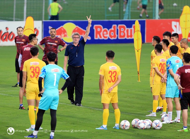 Vượt qua Hồng Kông (Trung Quốc) 1-0, ĐTVN có chiến thắng đầu tiên cùng HLV Troussier ảnh 45