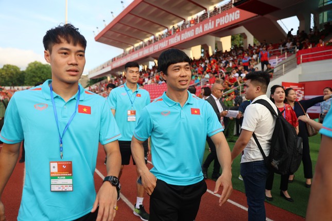 Vượt qua Hồng Kông (Trung Quốc) 1-0, ĐTVN có chiến thắng đầu tiên cùng HLV Troussier ảnh 41