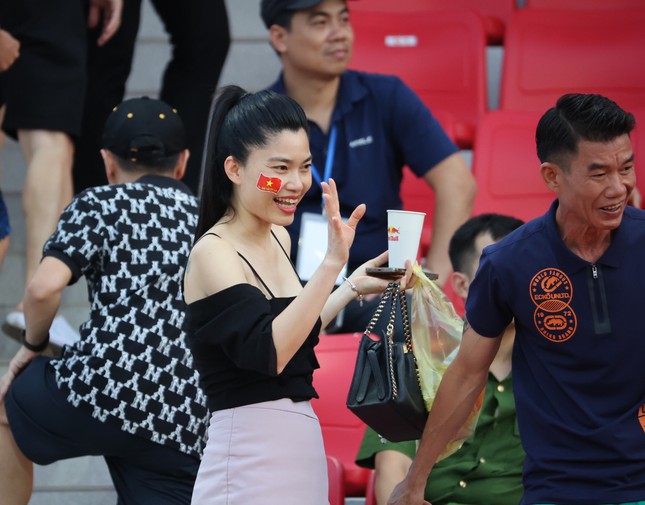 Vượt qua Hồng Kông (Trung Quốc) 1-0, ĐTVN có chiến thắng đầu tiên cùng HLV Troussier ảnh 38