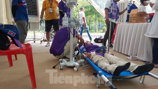 Thời tiết Campuchia khắc nghiệt đã tàn phá các VĐV marathon như thế nào ảnh 7