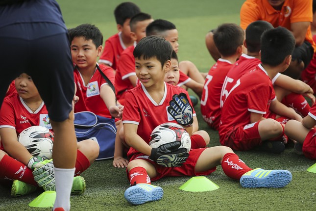 Sôi động ngày chung khảo tuyển chọn các đội tuyển bóng đá trẻ Hà Nội ảnh 3