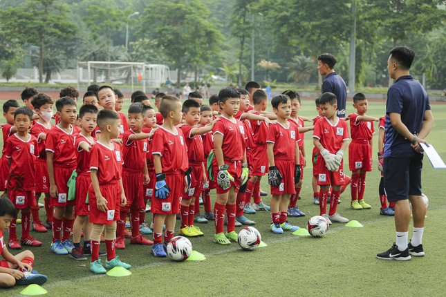 Sôi động ngày chung khảo tuyển chọn các đội tuyển bóng đá trẻ Hà Nội ảnh 1