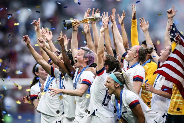 Vì sao Mỹ cai trị soccer phái nữ cho dù rất rất tệ soccer nam? hình họa 1