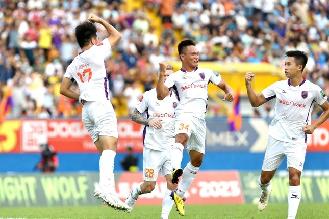 Đánh bại Bình Dương 2-1, HAGL chính thức trụ hạng ảnh 15