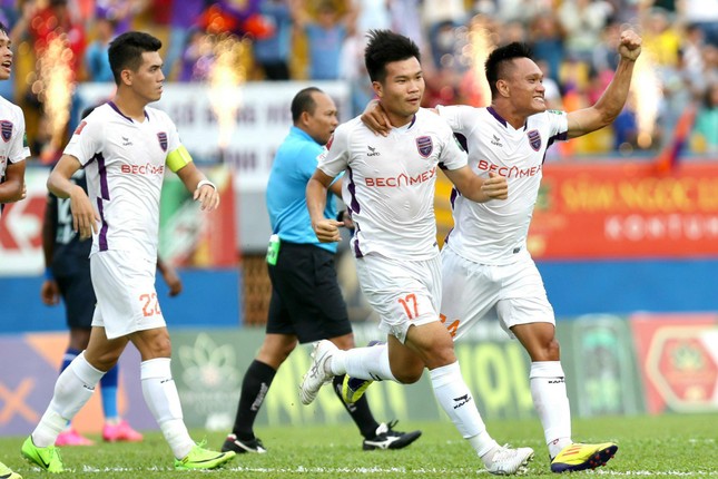 Đánh bại Bình Dương 2-1, HAGL chính thức trụ hạng ảnh 16