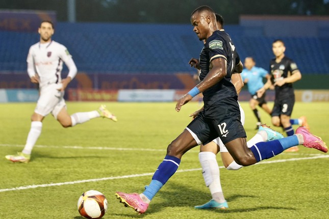 Đánh bại Bình Dương 2-1, HAGL chính thức trụ hạng ảnh 7