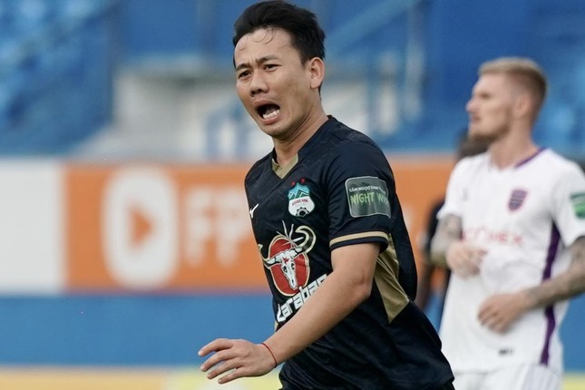 Đánh bại Bình Dương 2-1, HAGL chính thức trụ hạng ảnh 19