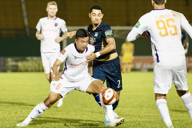Đánh bại Bình Dương 2-1, HAGL chính thức trụ hạng ảnh 4