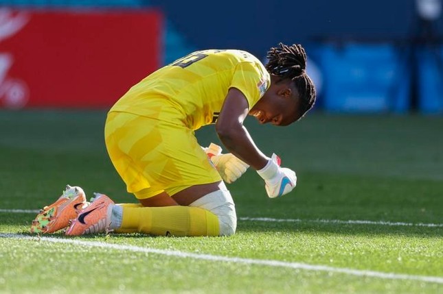 Câu chuyện rơi nước mắt về người hùng World Cup từng bị bố đuổi khỏi nhà, ăn xin trên đường phố ảnh 4