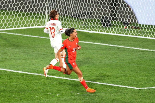 Trực tiếp ĐT nữ Việt Nam vs ĐT nữ Bồ Đào Nha 0-2 (H1): Nazareth nhân đôi cách biệt - Ảnh 2.