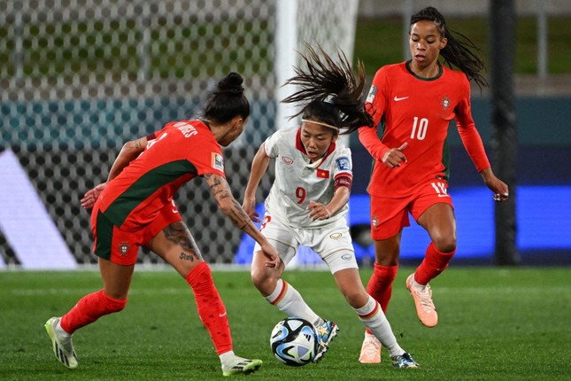 Trực tiếp ĐT nữ Việt Nam vs ĐT nữ Bồ Đào Nha 0-2 (H2): Đội trưởng Huỳnh Như rời sân - Ảnh 1.