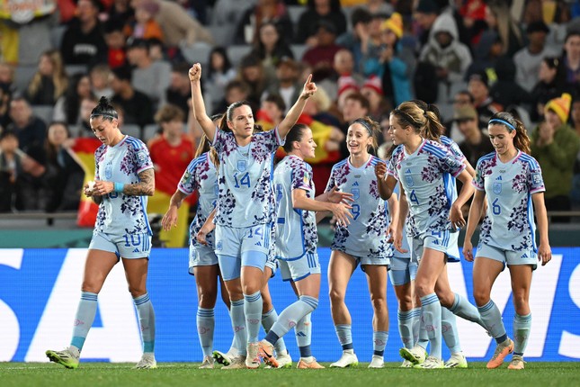 ‘Đè bẹp’ Thụy Sỹ 5-1, Tây Ban Nha lần đầu vào tứ kết World Cup ảnh 16