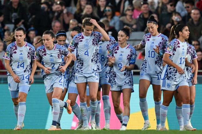 ‘Đè bẹp’ Thụy Sỹ 5-1, Tây Ban Nha lần đầu vào tứ kết World Cup ảnh 19