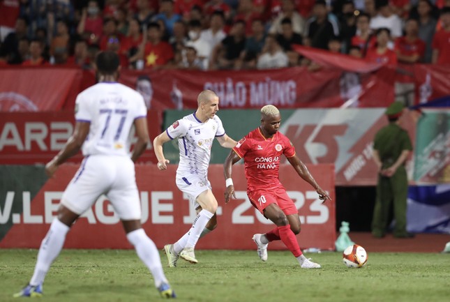 Đánh bại CLB Hà Nội, CAHN chiếm ngôi đầu V-League ảnh 7