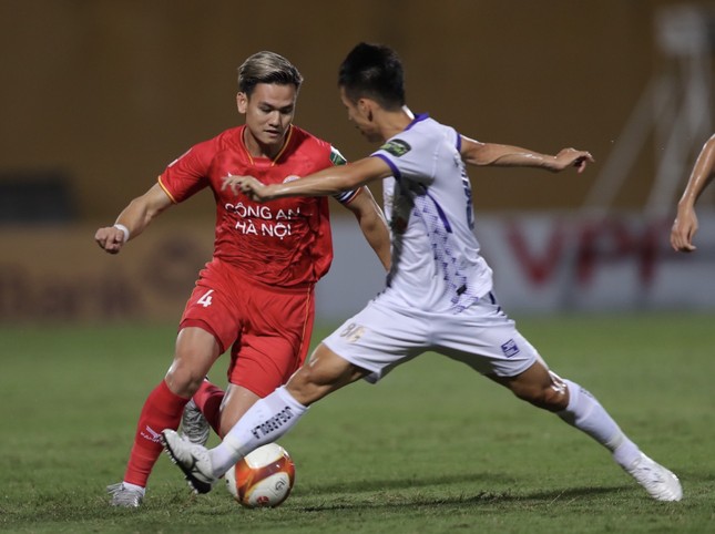 Đánh bại CLB Hà Nội, CAHN chiếm ngôi đầu V-League ảnh 5