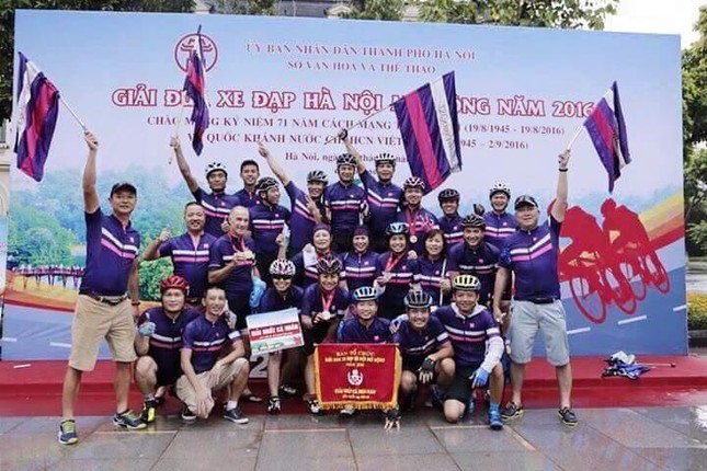 Hơn 500 VĐV dự giải đua xe đạp Hà Nội mở rộng lần thứ V ảnh 1
