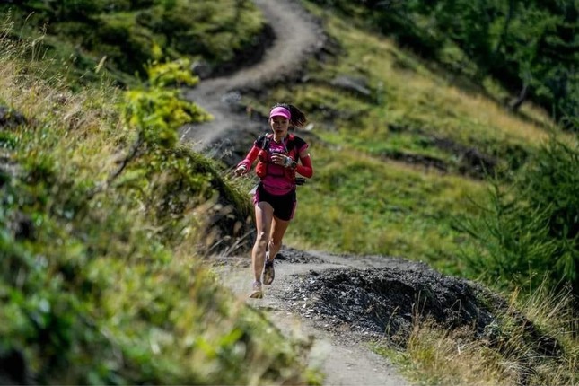 Nhà vô địch Tiền Phong Marathon 2023 hệ phong trào về thứ tư giải Ultra Trail du Mont-Blanc ảnh 1
