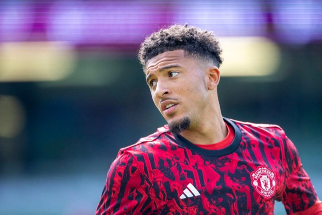 Jadon Sancho hoặc 'cuốn gói' sang Saudi Arabia hoặc ngồi dự bị cả mùa ảnh 1