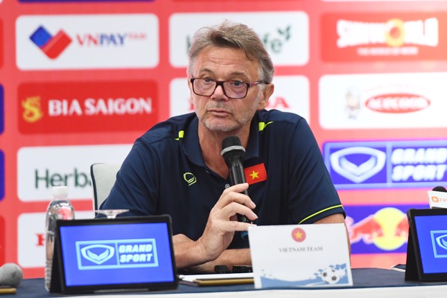 HLV Troussier lần đầu nói về Văn Quyết, đồng thời kêu gọi người hâm mộ tin tưởng đội tuyển ảnh 1