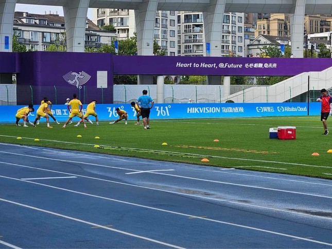 Olympic Việt Nam mở đầu chiến dịch Asiad 19 với thắng lợi 4-2 trước Mông Cổ ảnh 30