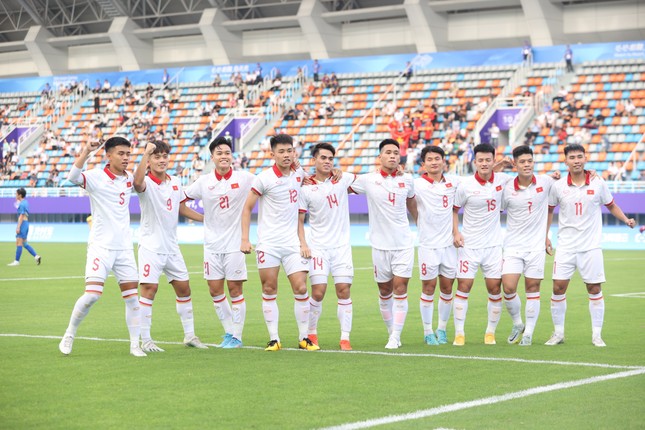 Olympic Việt Nam mở đầu chiến dịch Asiad 19 với thắng lợi 4-2 trước Mông Cổ ảnh 27