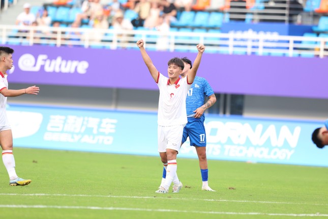 Olympic Việt Nam mở đầu chiến dịch Asiad 19 với thắng lợi 4-2 trước Mông Cổ ảnh 16