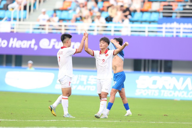 Olympic Việt Nam mở đầu chiến dịch Asiad 19 với thắng lợi 4-2 trước Mông Cổ ảnh 17
