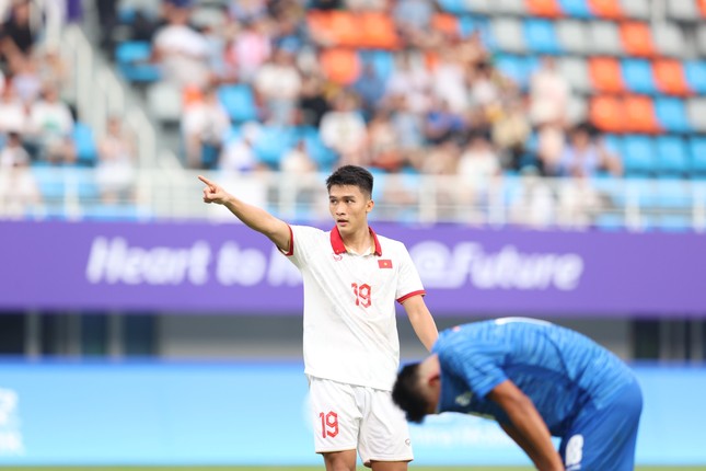 Olympic Việt Nam mở đầu chiến dịch Asiad 19 với thắng lợi 4-2 trước Mông Cổ ảnh 7