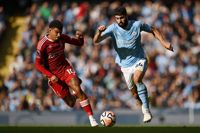 Man City hạ Nottingham Forest 2-0, vững vàng ngôi đầu bảng ảnh 14