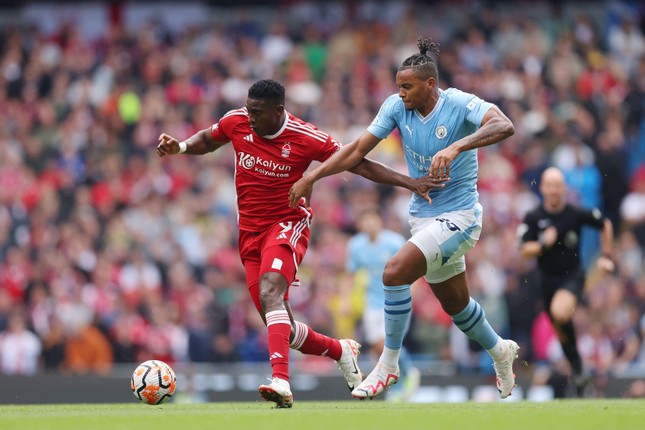 Man City hạ Nottingham Forest 2-0, vững vàng ngôi đầu bảng ảnh 10