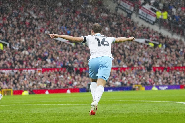 Không thể ghi bàn, MU bại trận trước Crystal Palace ảnh 21