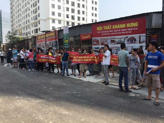 Hàng trăm khách hàng căng băng rôn tố chủ đầu tư 'mập mờ' bàn giao nhà ảnh 2