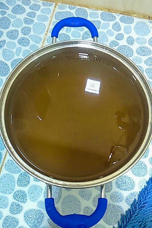 Mới chớm hè, cả chung cư phải dùng nước sinh hoạt như ‘nước cống’ ảnh 2