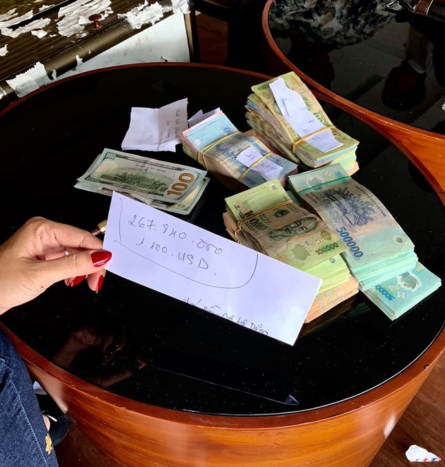 Gia đình Lê Bình tặng gần 300 triệu tiền phúng điếu cho bệnh nhân nghèo ảnh 3