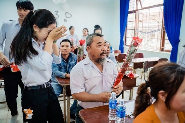 Xúc động ảnh kỷ yếu đặc biệt 'Có những điều con chưa dám nói' ảnh 5