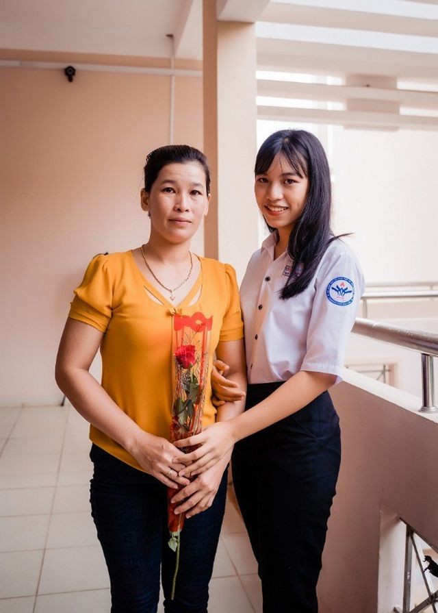 Xúc động ảnh kỷ yếu đặc biệt 'Có những điều con chưa dám nói' ảnh 6