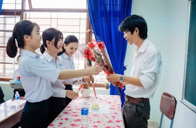 Xúc động ảnh kỷ yếu đặc biệt 'Có những điều con chưa dám nói' ảnh 9