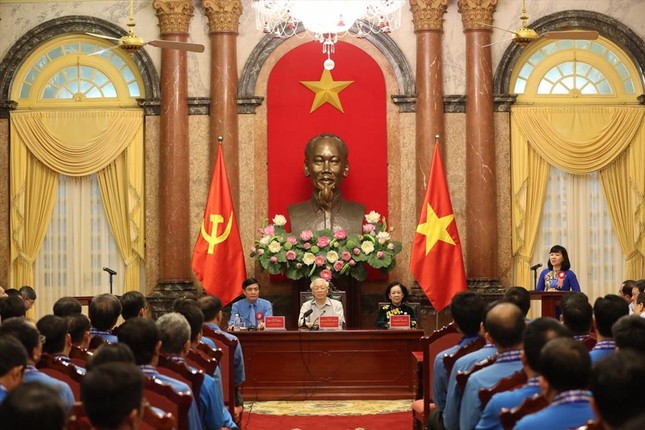 Tổng Bí thư, Chủ tịch nước gặp mặt Đoàn đại biểu Chủ tịch công đoàn cơ sở tiêu biểu ảnh 6